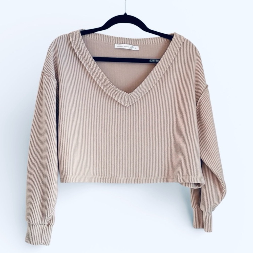 Altar'd State Blush Pink V-Neck Cropped Top, NWT
